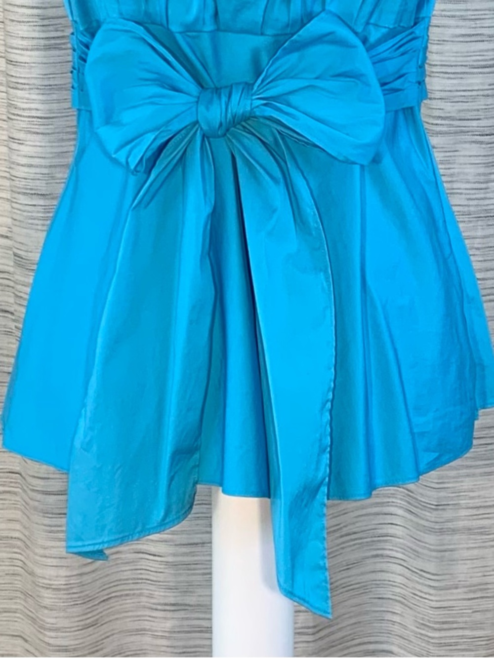 Ann Taylor sky blue sleeveless top. - Picture 13 of 16